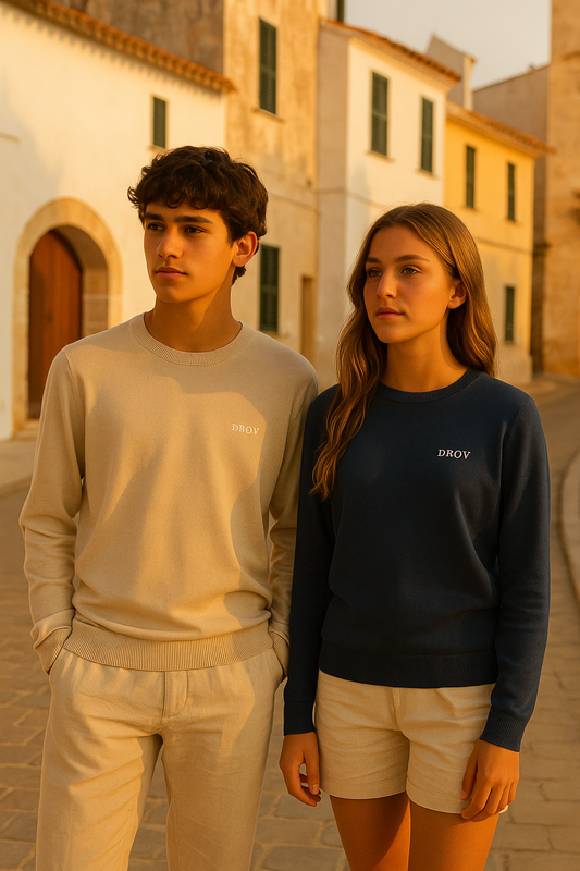 Sudadera Basica logo pequeño al lado DROV.